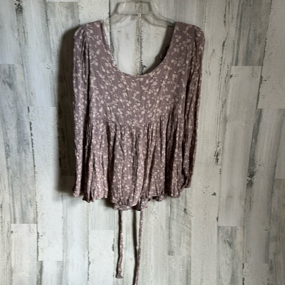 W1- purple floral pattern blouse sugar fox medium med m